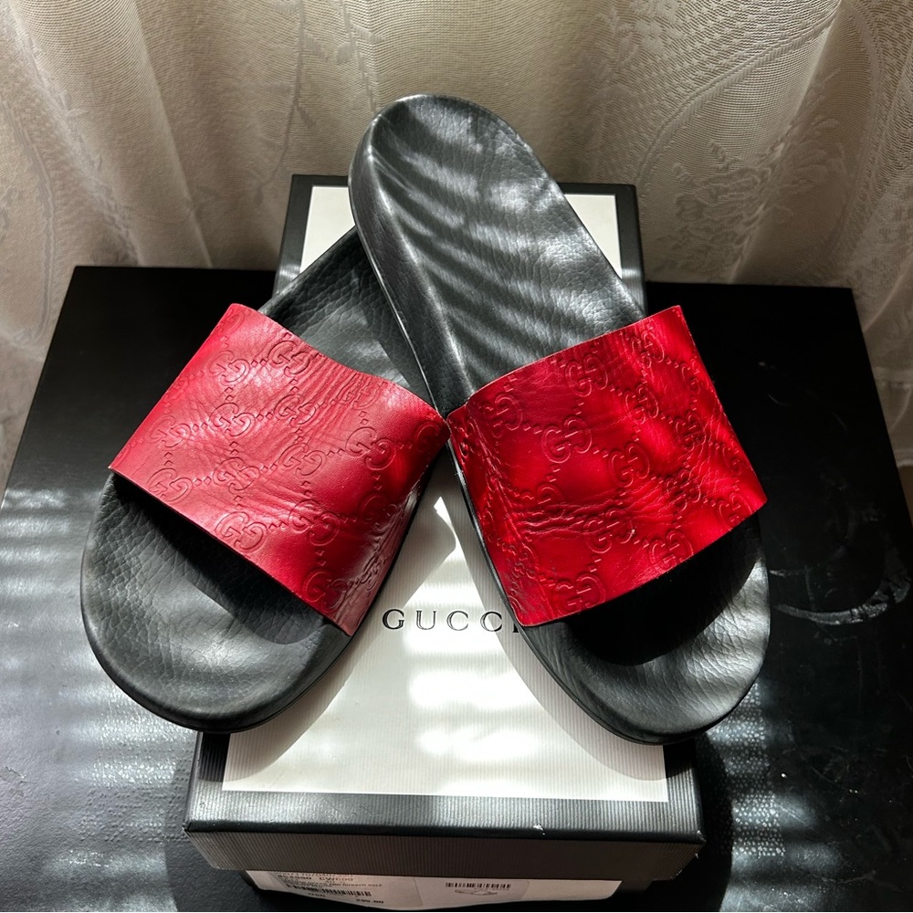 GUCCHibiscus Red LEATHER and rubber sole Gucci slides size 40   Box Not Included